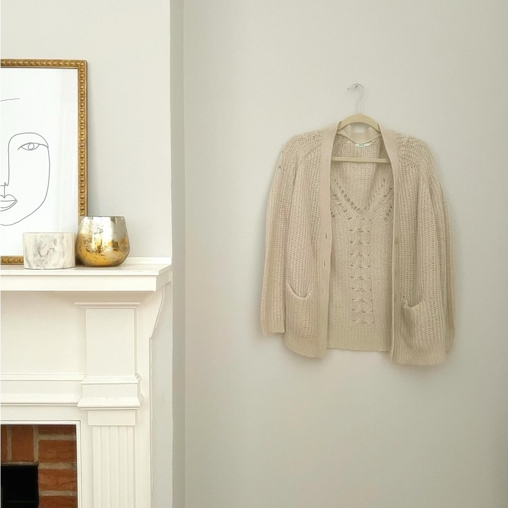 delicate cream knit sweater / size medium / Kimchi Blue